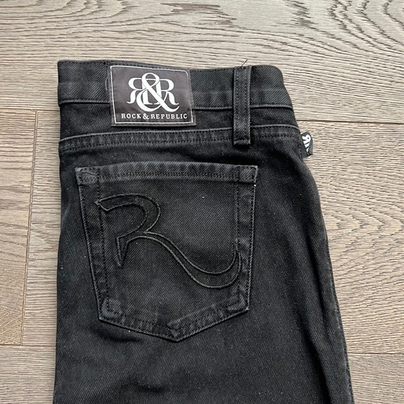 Women’s Rock & Republic Flare Jeans - Picture 2 of 5